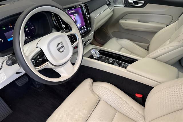 Used 2025 Volvo XC60 T8 Ultra w/ Protection Package Premier AWD/4WD image 9
