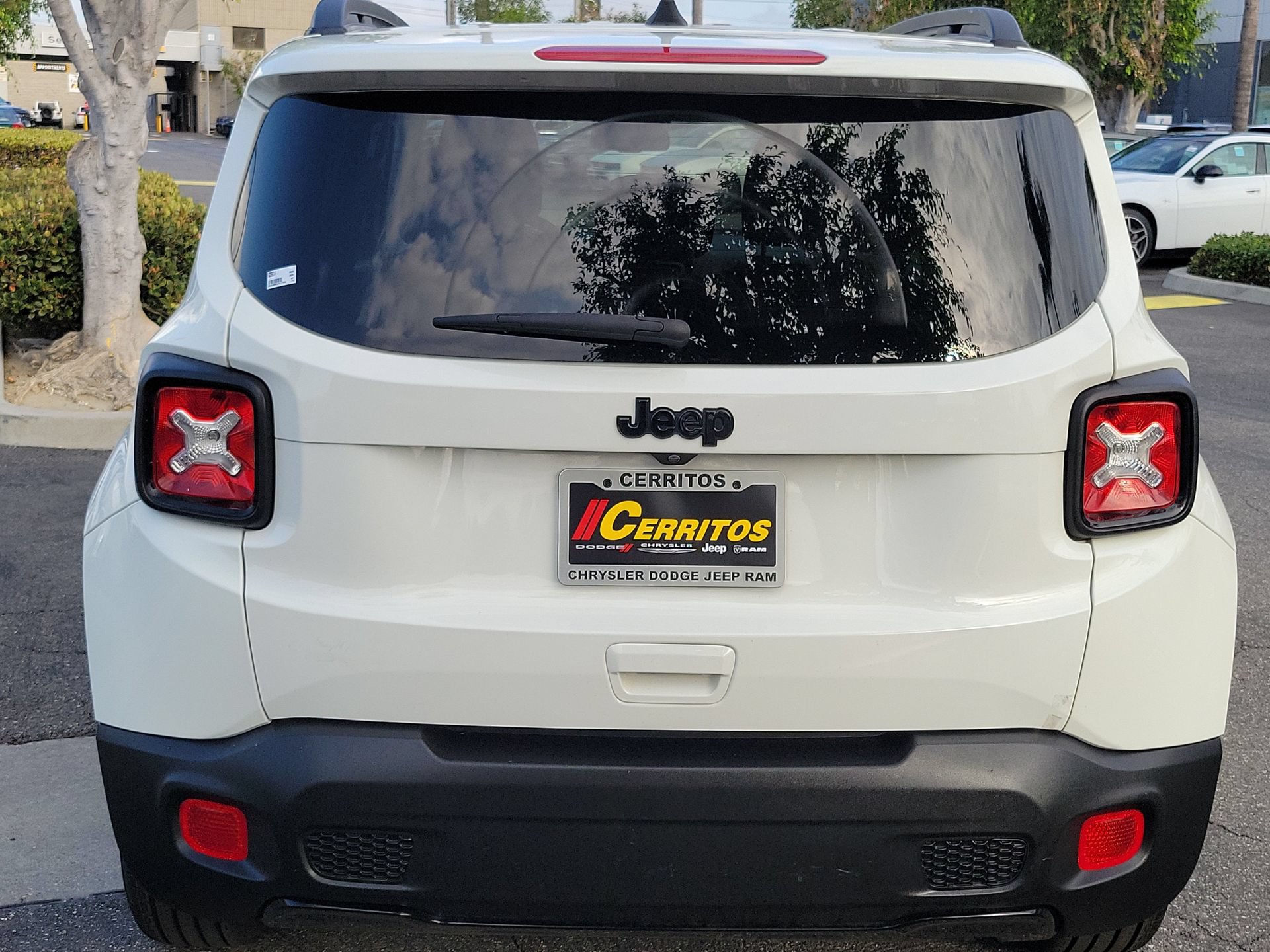 Certified 2020 Jeep Renegade Altitude FWD image 3