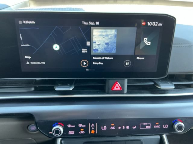 Used 2025 Kia Carnival FWD image 21