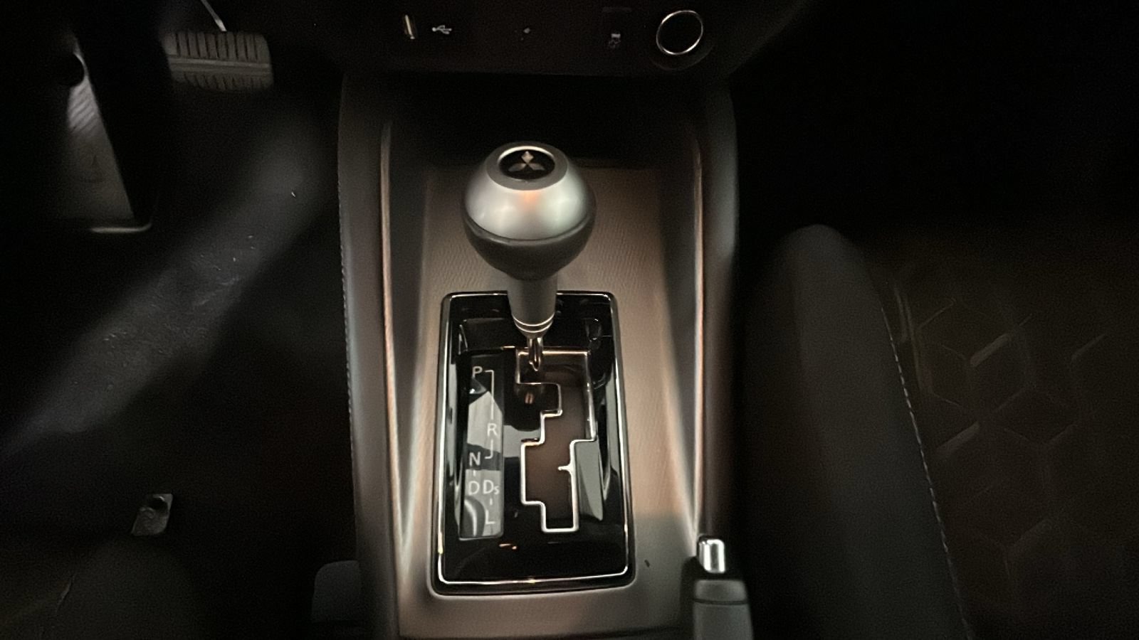Used 2025 Mitsubishi Outlander Sport AWD image 20