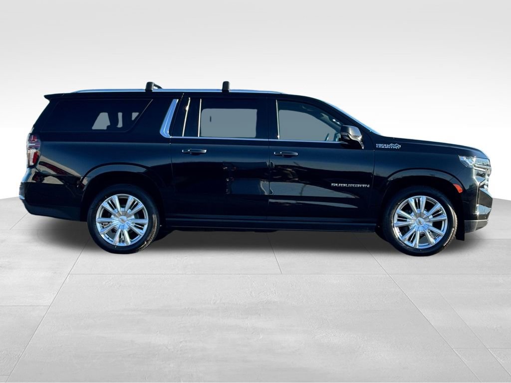 Used 2022 Chevrolet Suburban High Country AWD/4WD image 8
