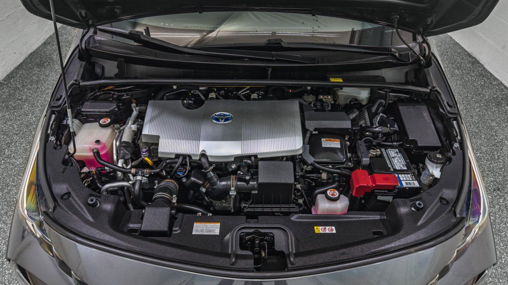 Used 2017 Toyota Prius Prime Premium image 39