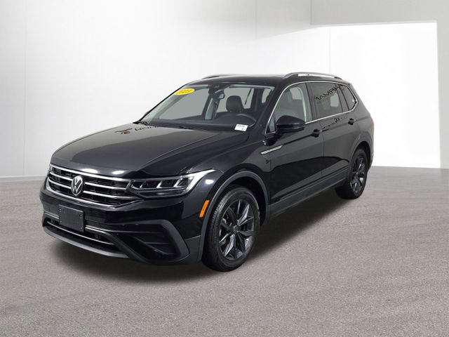 Used 2023 Volkswagen Tiguan SE w/ Panoramic Sunroof Package image 44