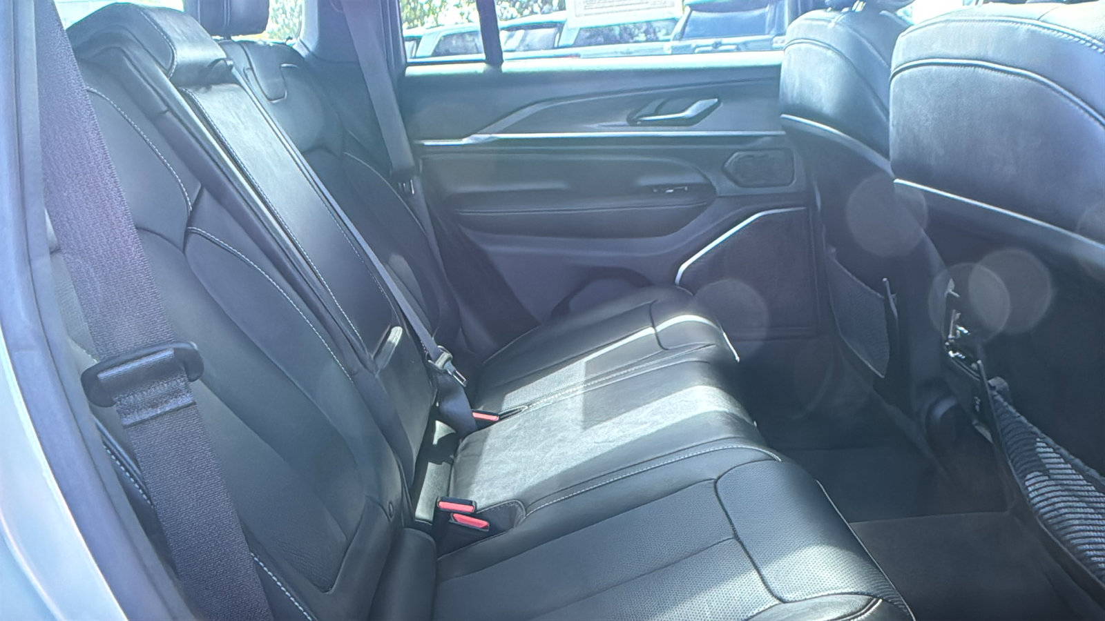 Used 2023 Jeep Grand Cherokee Overland image 13