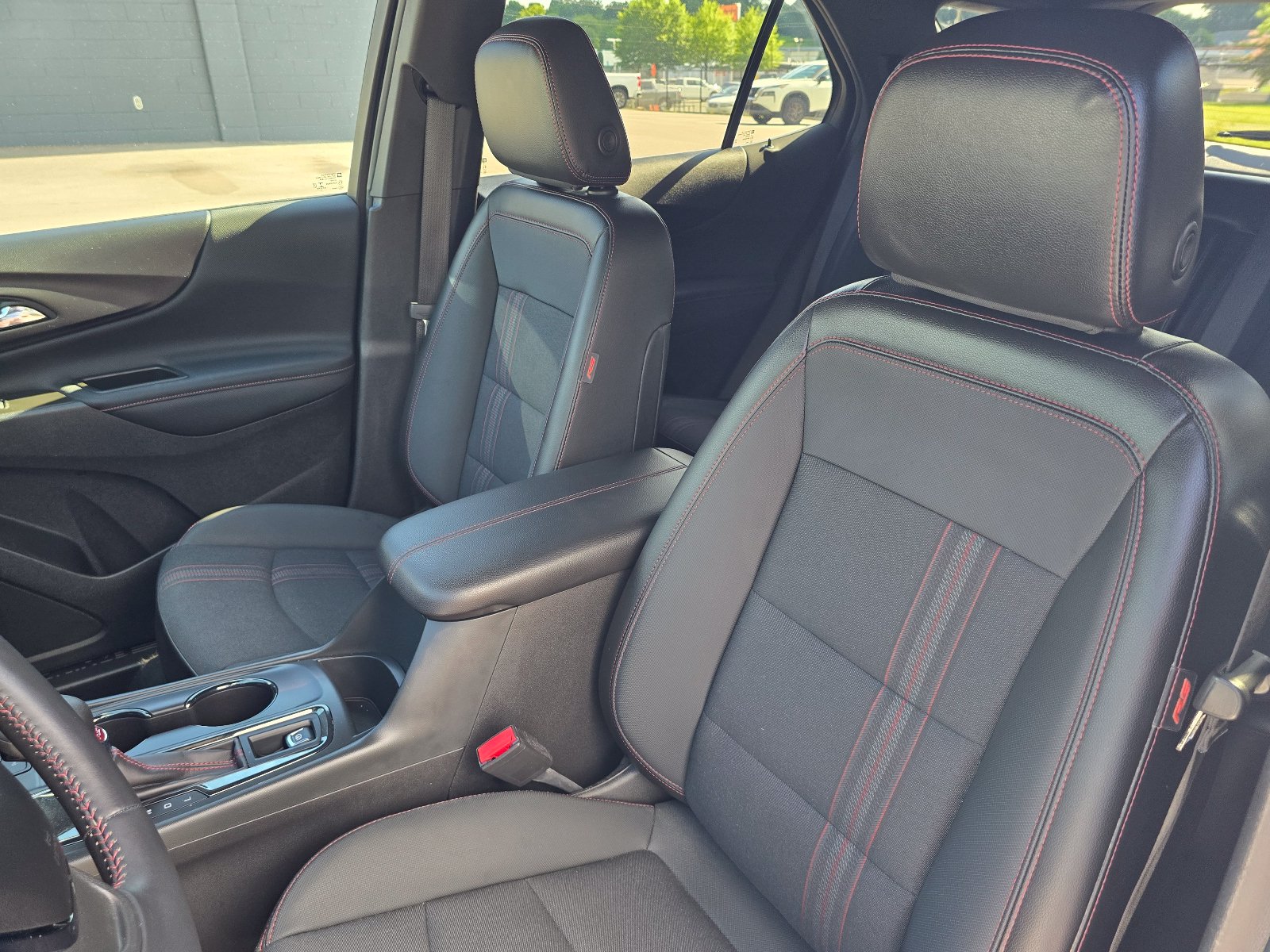 Used 2022 Chevrolet Equinox RS FWD image 13