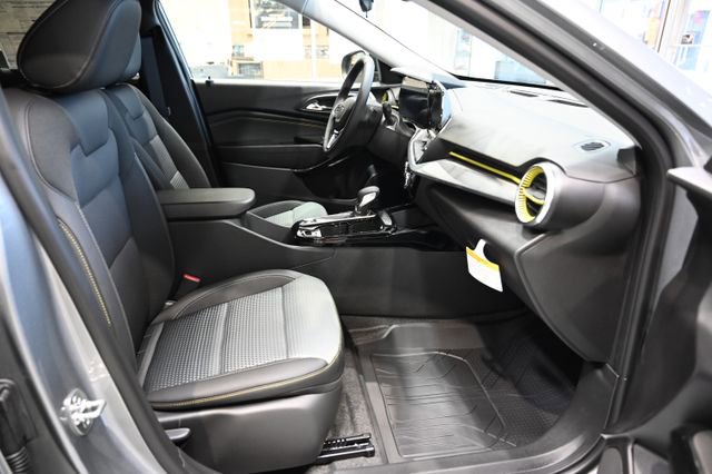 New 2026 Chevrolet Trax LT w/ Driver Confidence Package FWD image 10