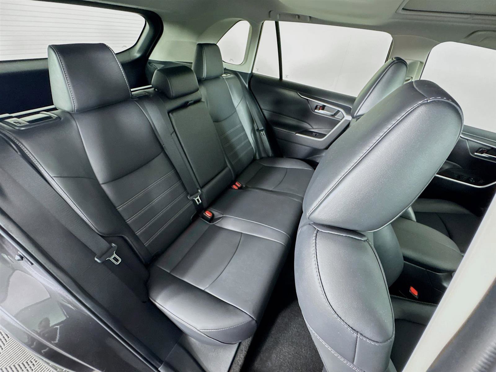 Used 2024 Toyota RAV4 XLE Premium image 28
