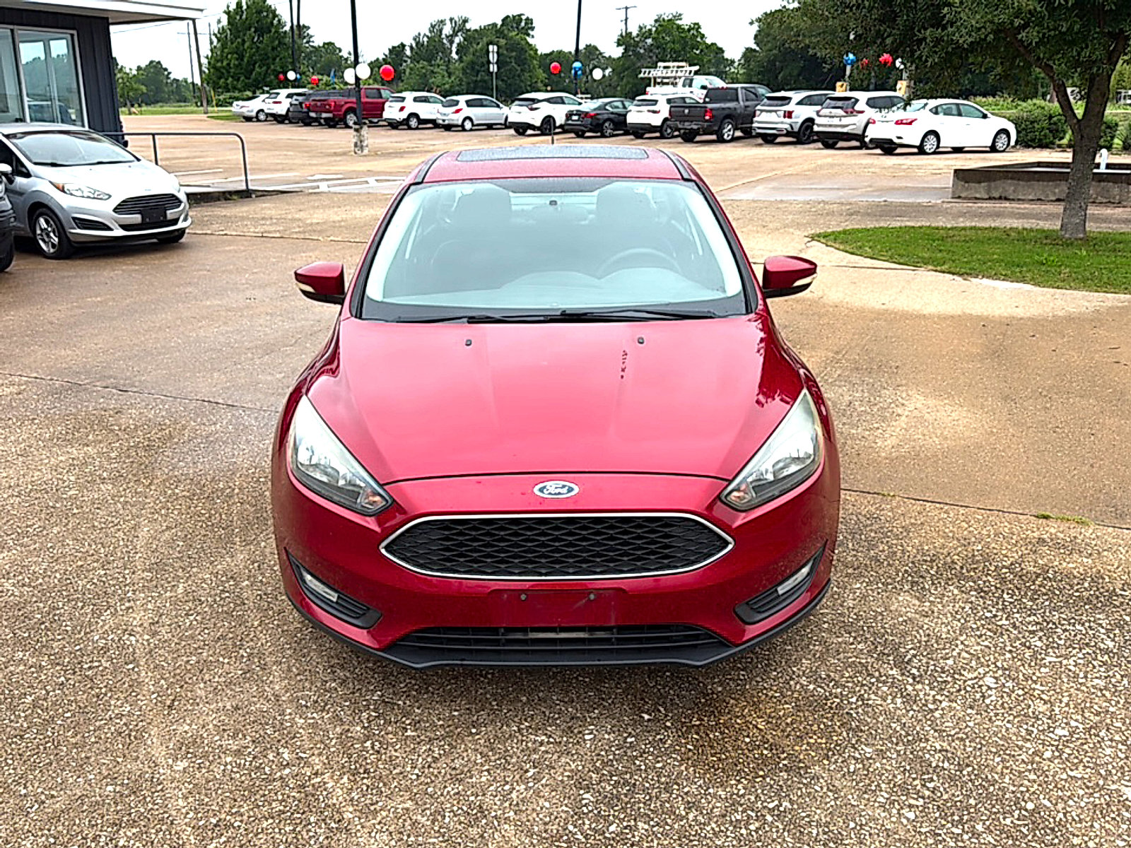 Used 2017 Ford Focus SEL FWD image 3
