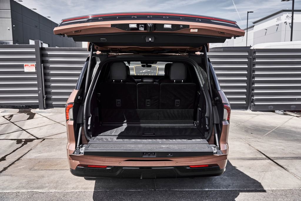 Used 2025 Lincoln Navigator Black Label AWD/4WD image 14