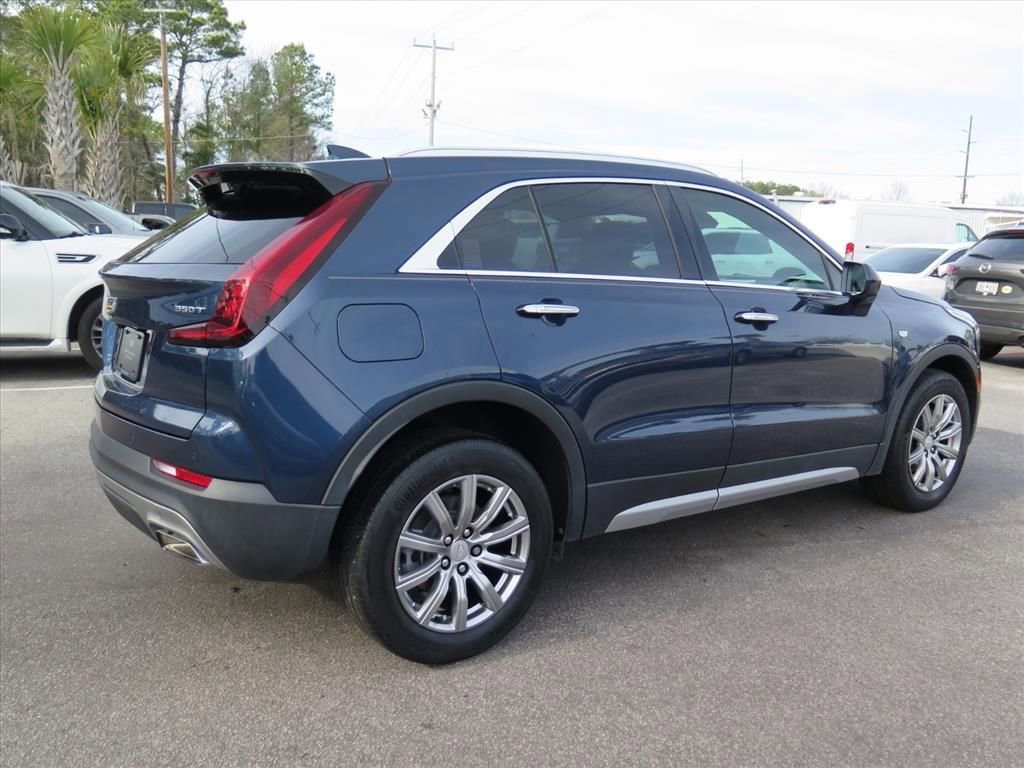 Used 2020 Cadillac XT4 Premium Luxury w/ Cold Weather Package image 3