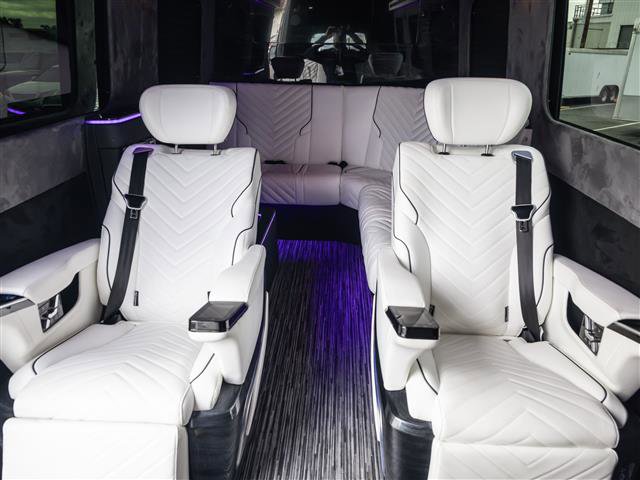 Used 2023 Mercedes-Benz Sprinter 3500 image 22