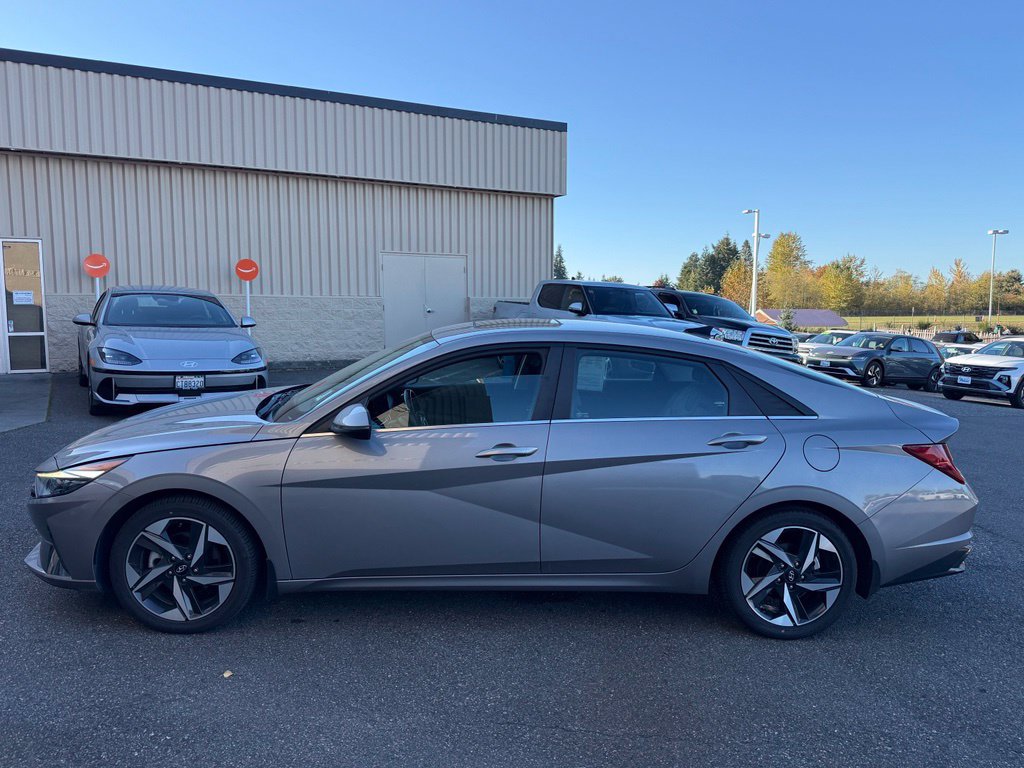 Certified 2022 Hyundai Elantra Limited FWD image 9