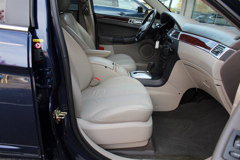 Used 2005 Chrysler Pacifica Touring image 27