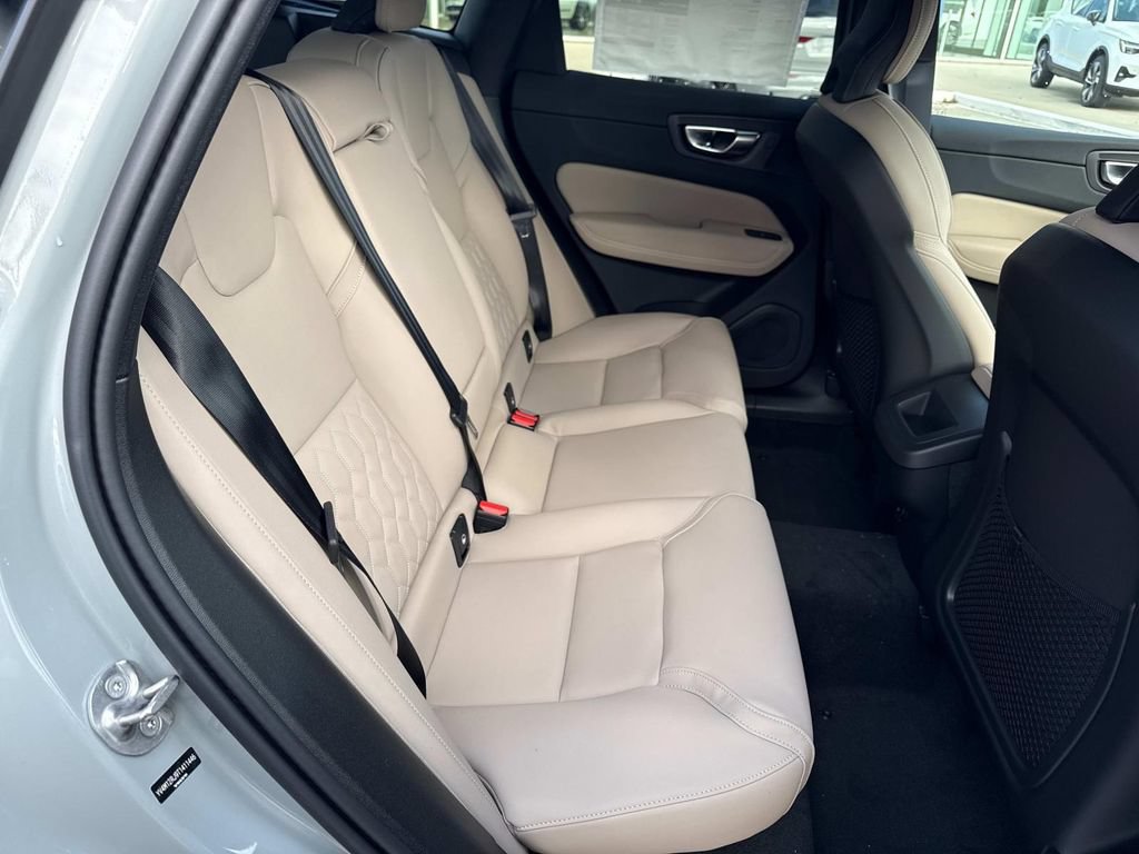New 2026 Volvo XC60 B5 Core AWD/4WD image 12