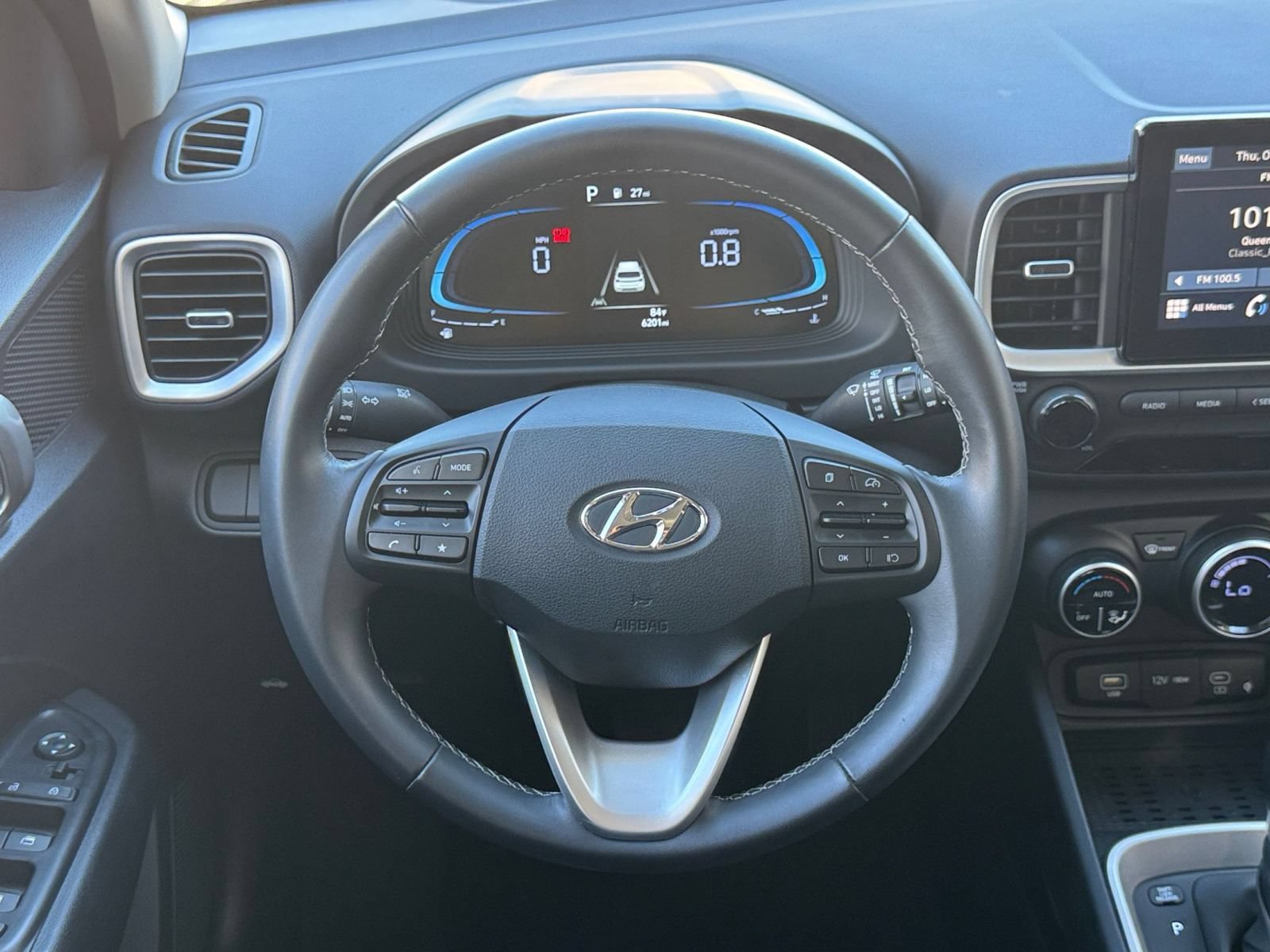Used 2026 Hyundai Venue SEL FWD image 27