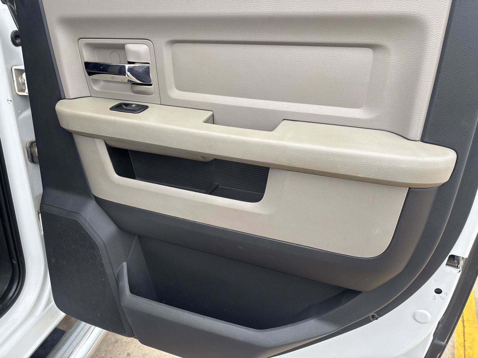 Used 2011 RAM 5500 SLT image 37