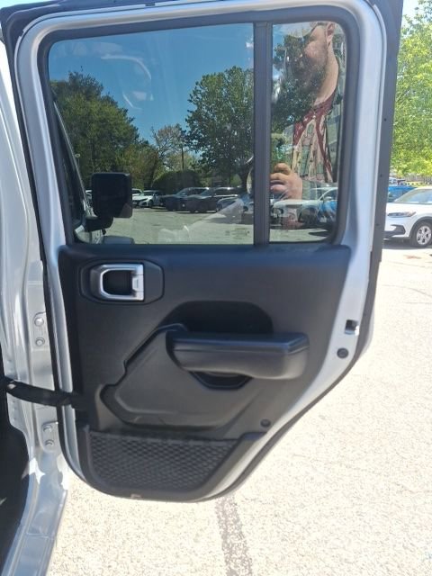 Used 2022 Jeep Wrangler Unlimited Sport image 23