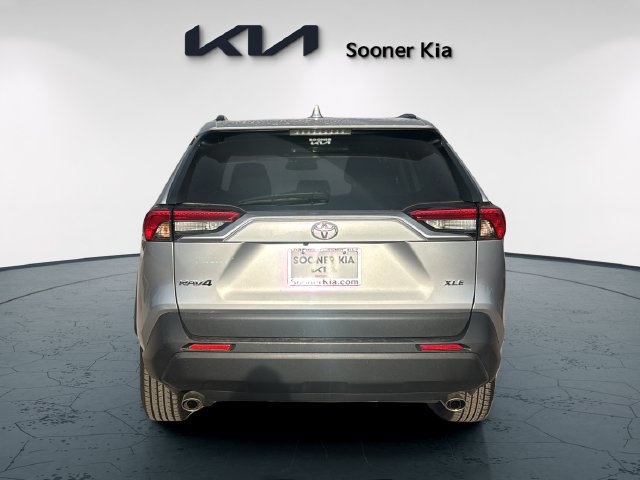 Used 2024 Toyota RAV4 XLE FWD image 4