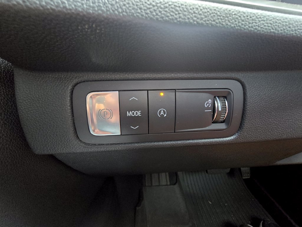 Used 2025 Chevrolet Traverse LT w/ Sun and Wheel Package FWD image 38