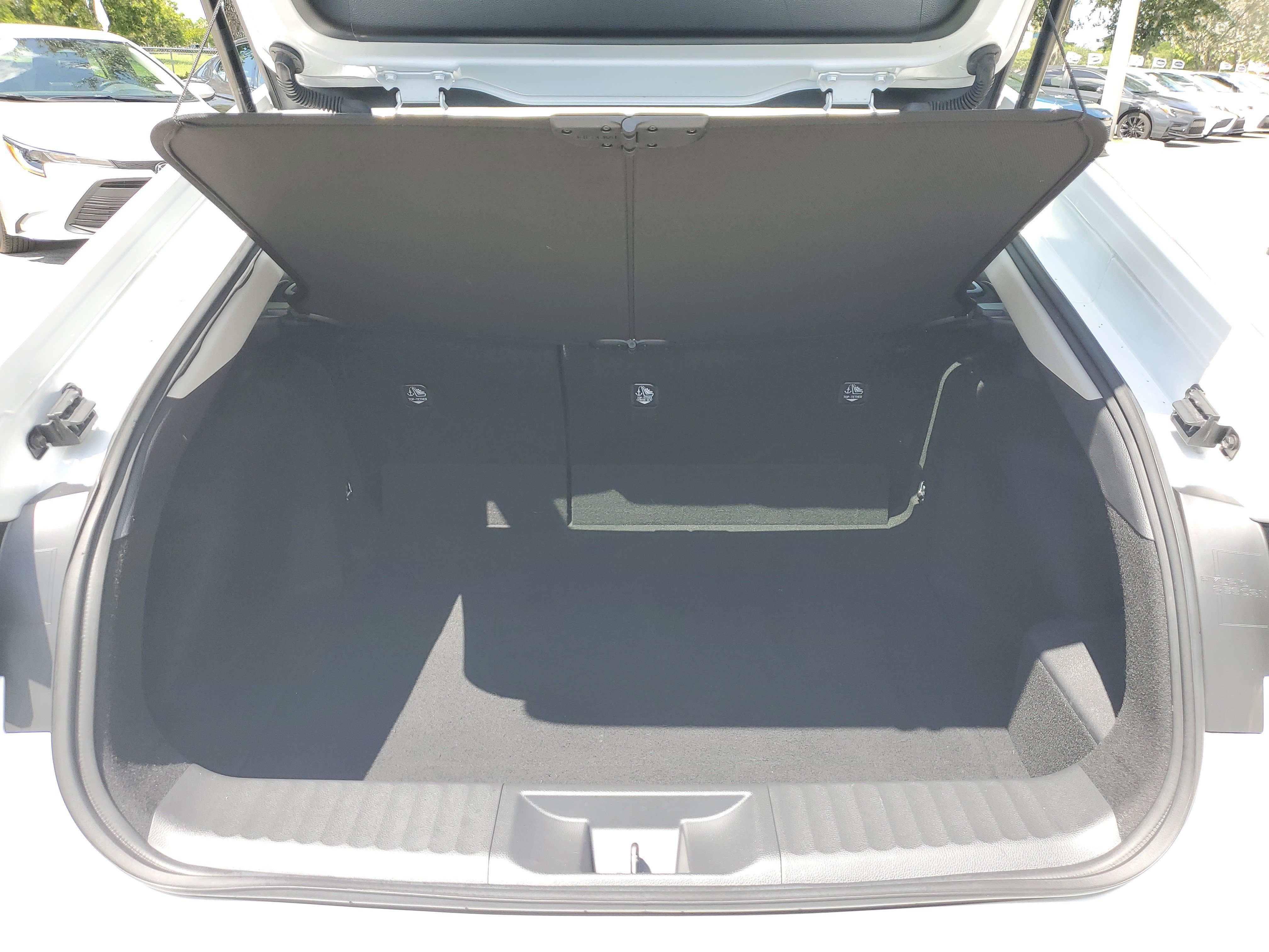 Certified 2024 Toyota Prius LE FWD image 9