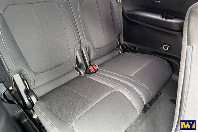 Used 2022 Jeep Grand Cherokee L Laredo w/ Luxury Tech Group I RWD image 18