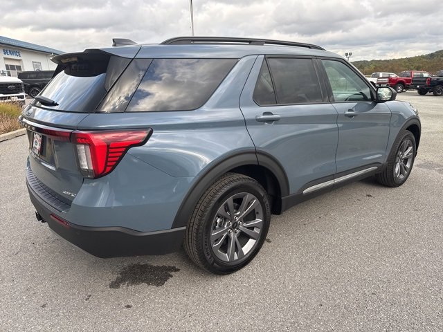 New 2025 Ford Explorer Active image 3