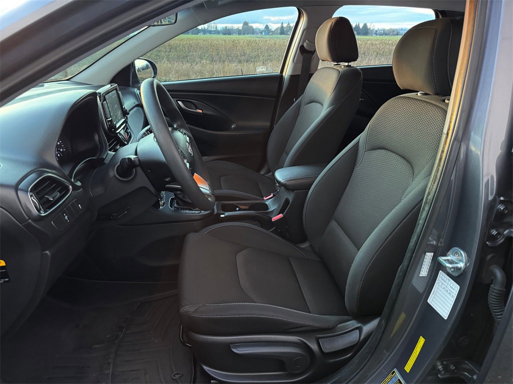 Used 2018 Hyundai Elantra GT image 9