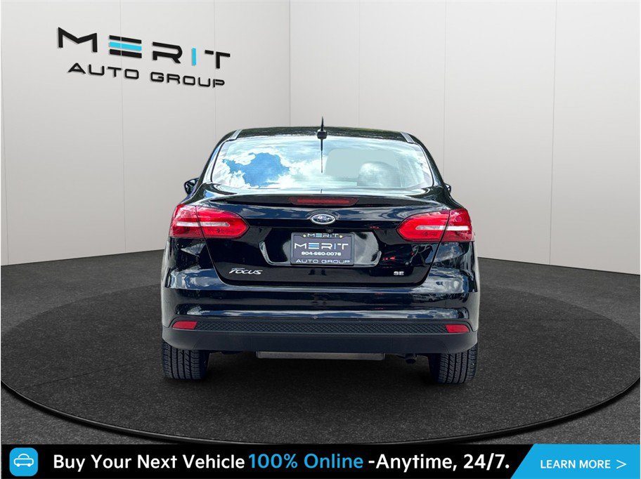 Used 2018 Ford Focus SE w/ SE Appearance Package FWD image 8