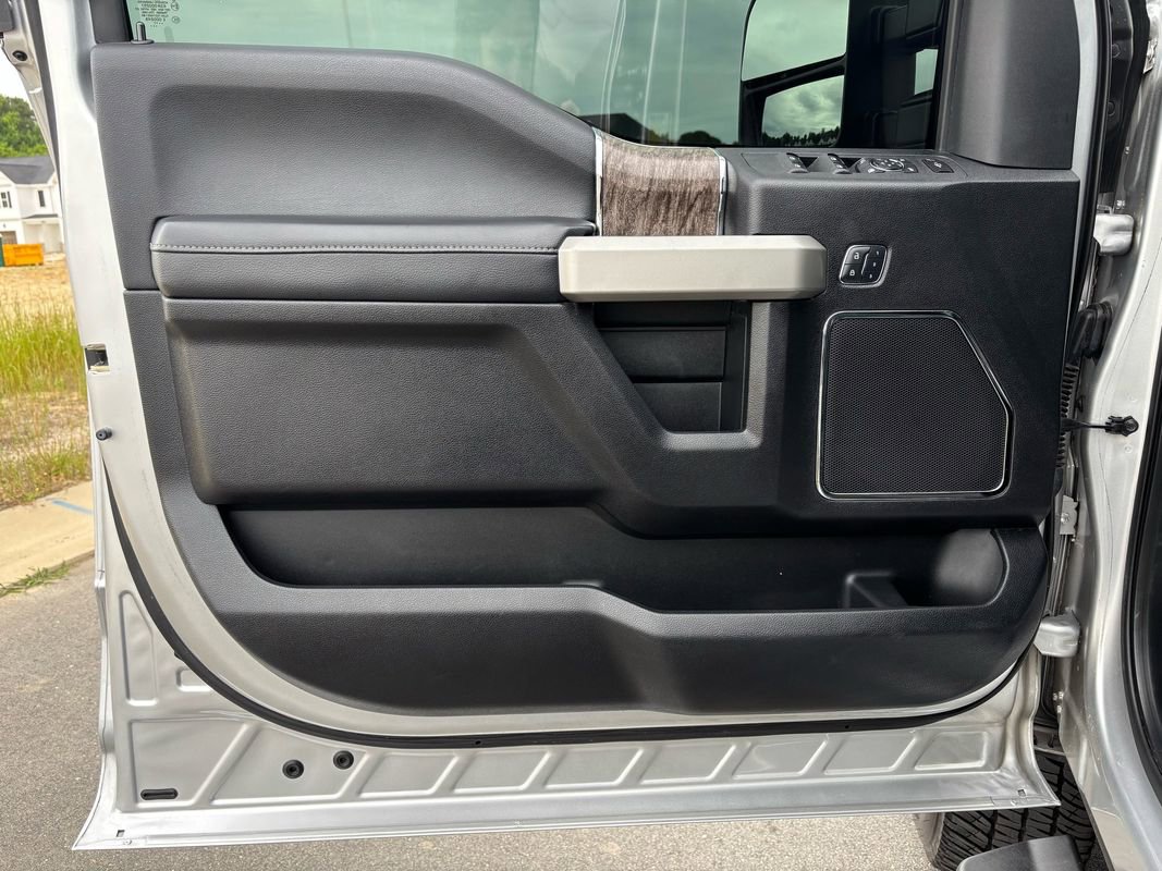 Used 2017 Ford F250 Lariat w/ Chrome Package AWD/4WD image 16