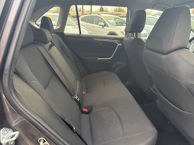 Used 2022 Toyota RAV4 LE AWD/4WD image 16