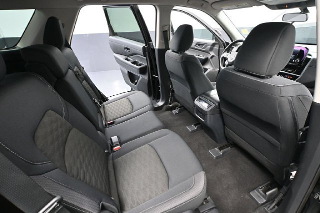 Used 2024 Nissan Pathfinder SV FWD image 37