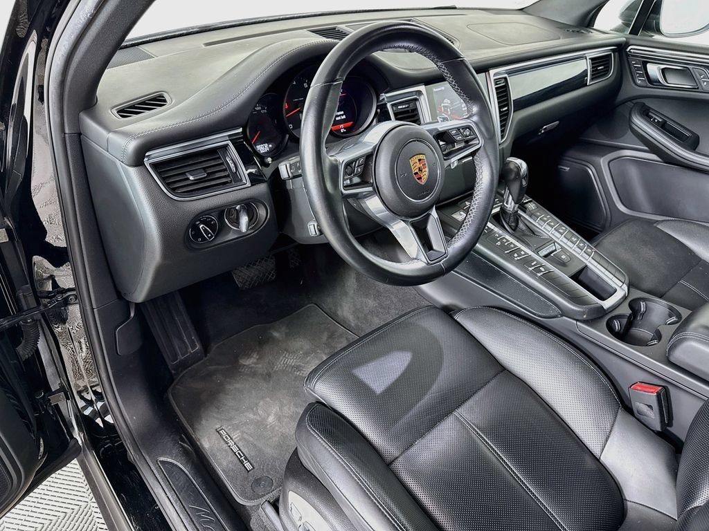 Used 2018 Porsche Macan AWD/4WD image 9