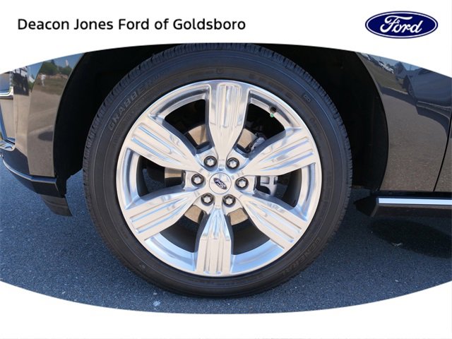 Certified 2023 Ford Expedition Platinum image 13