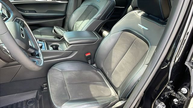 Used 2023 Jeep Grand Cherokee Trailhawk image 13