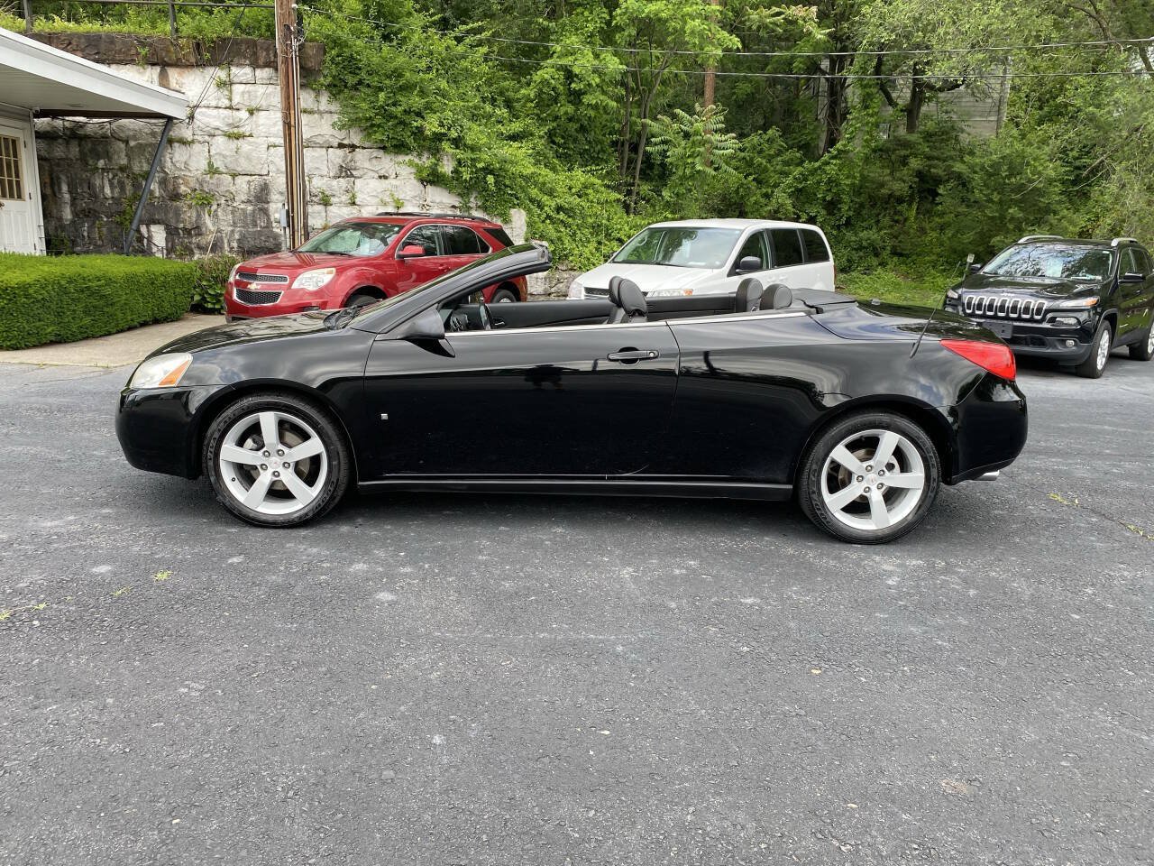 Used 2007 Pontiac G6 GT w/ Premium Package FWD image 2