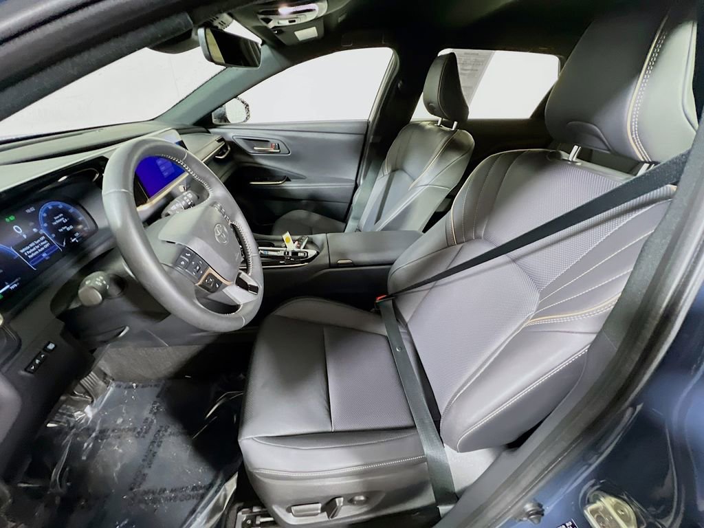 Certified 2025 Toyota Crown Signia image 19