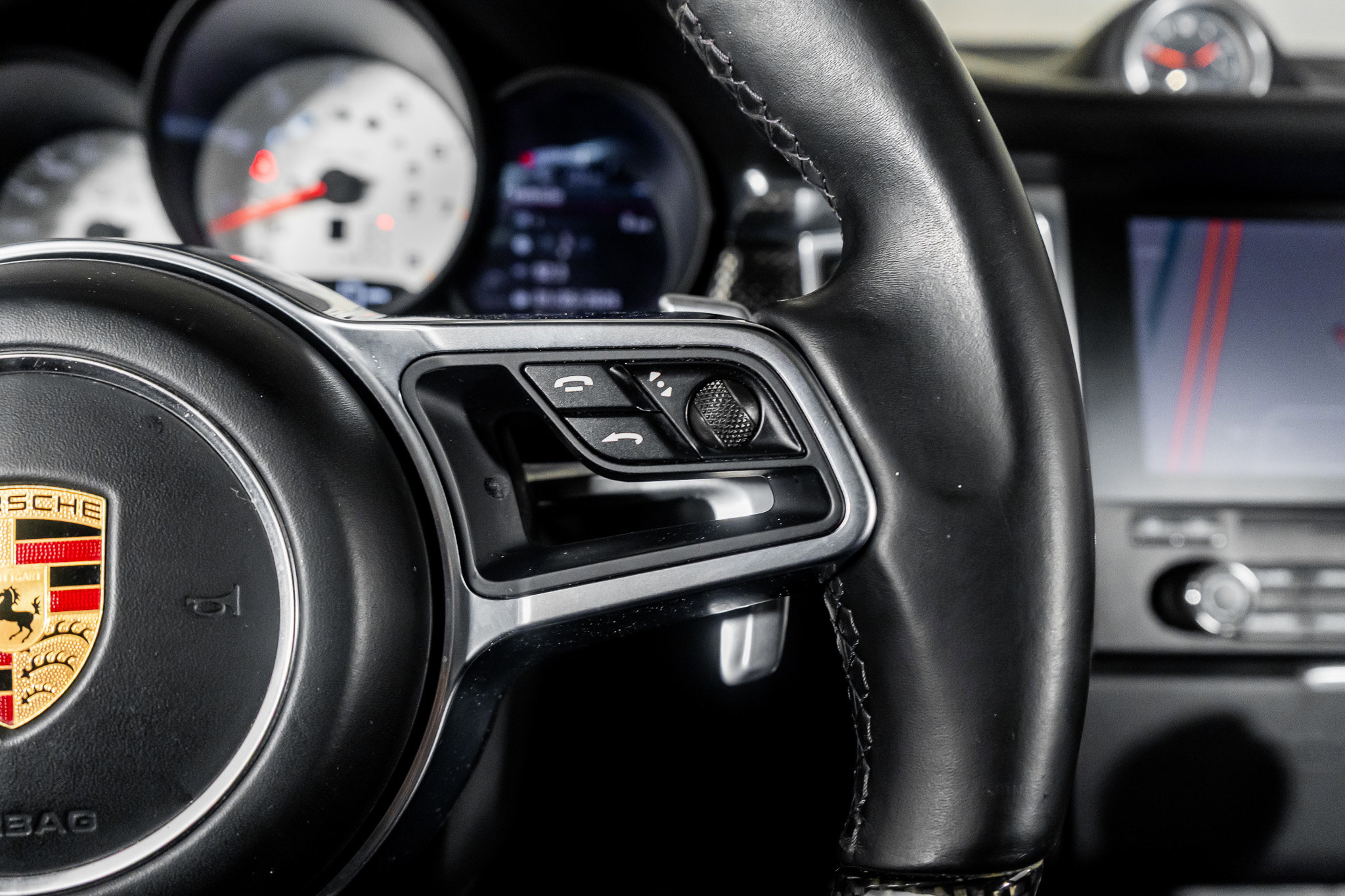 Used 2017 Porsche Macan S image 46