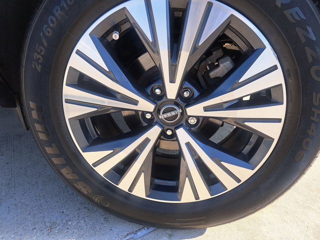 Used 2022 Nissan Rogue SV image 25