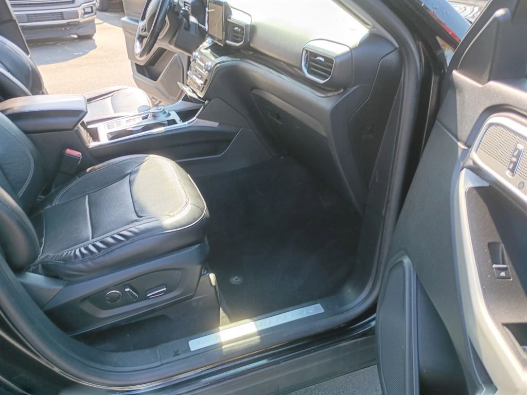 Used 2020 Ford Explorer Limited RWD image 8