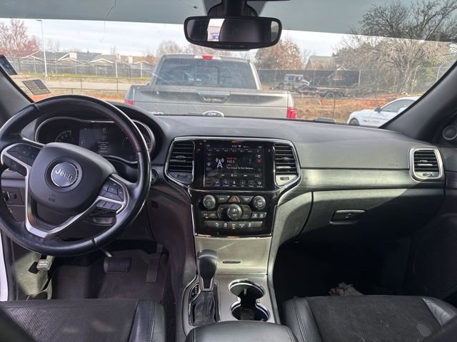 Used 2020 Jeep Grand Cherokee Altitude image 12