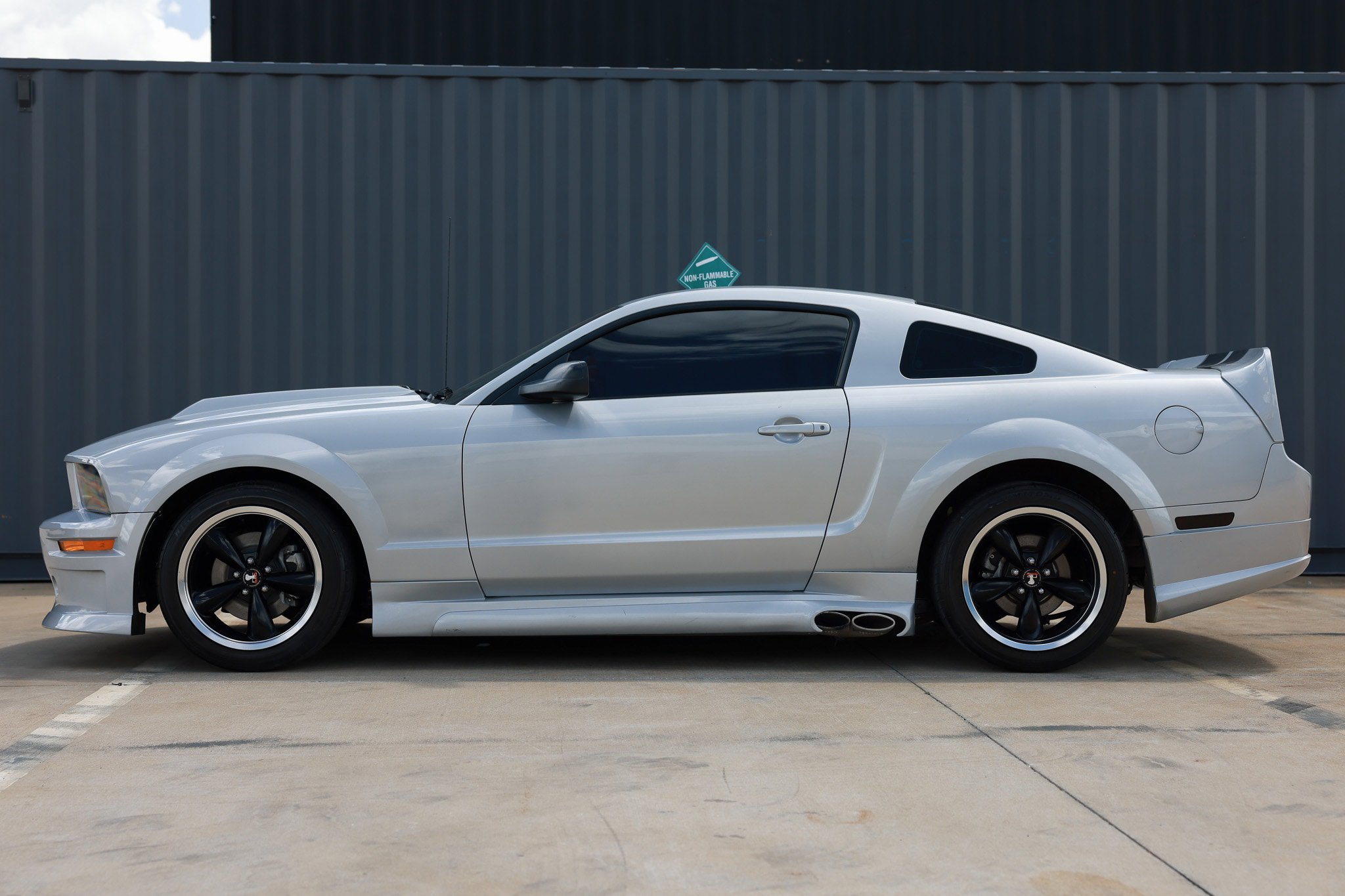 Used 2006 Ford Mustang GT Premium RWD image 4