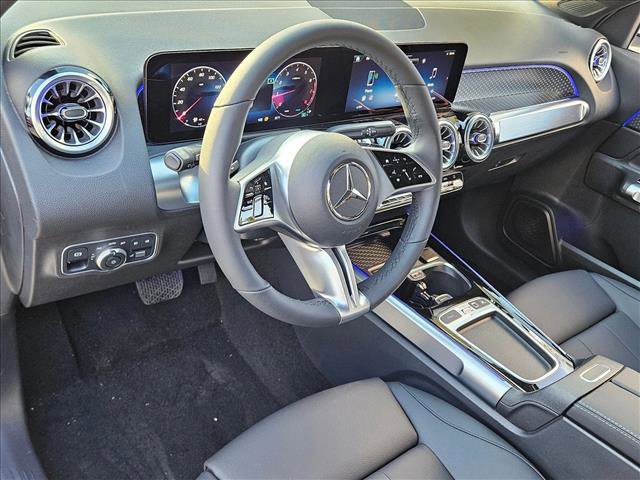 Used 2025 Mercedes-Benz GLB 250 image 3