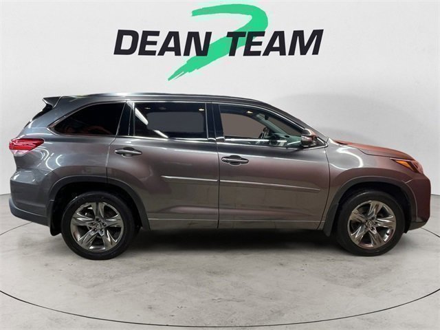 Used 2017 Toyota Highlander AWD V6 image 9