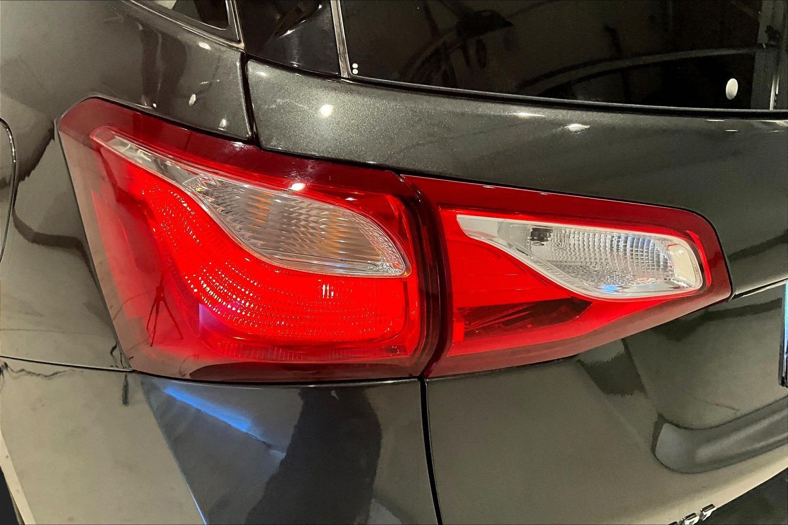 Used 2020 Chevrolet Equinox LT FWD image 23