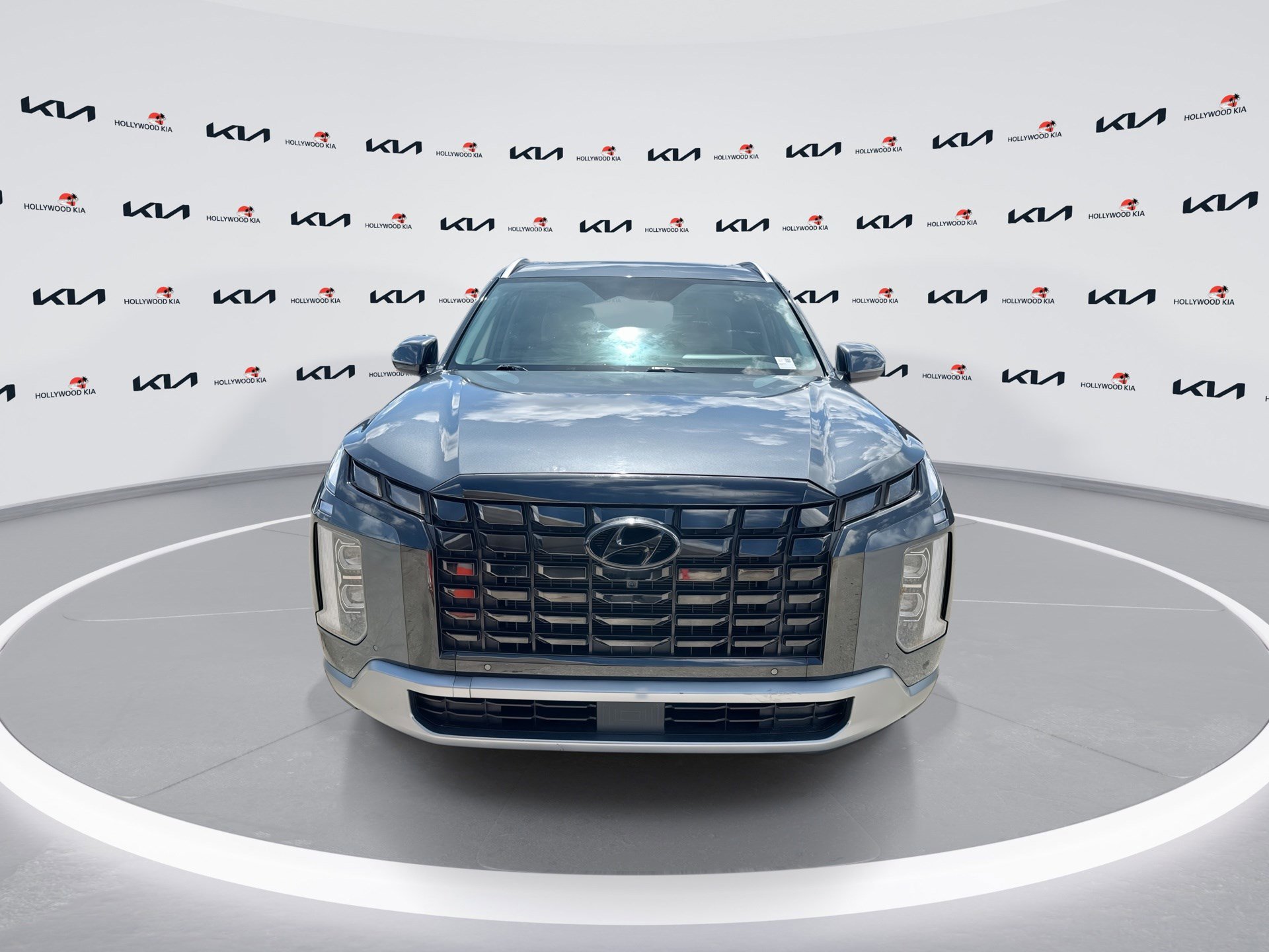 Used 2024 Hyundai Palisade SEL w/ Premium Package image 3