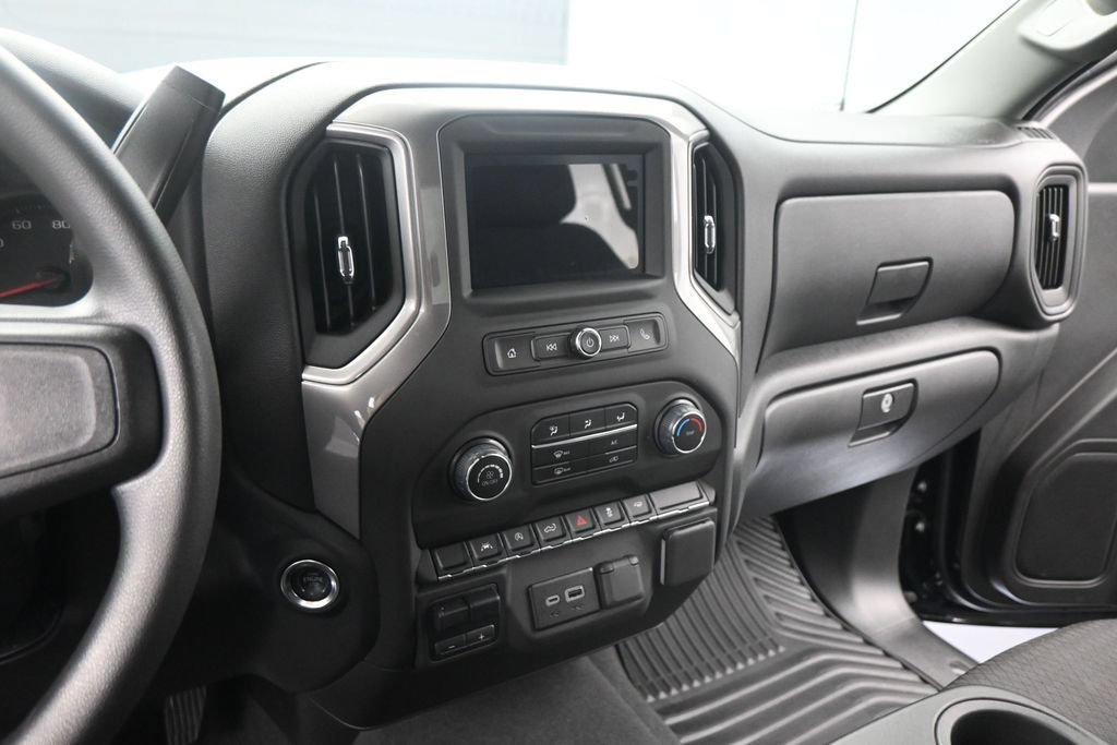 Used 2025 Chevrolet Silverado 1500 Custom RWD image 15