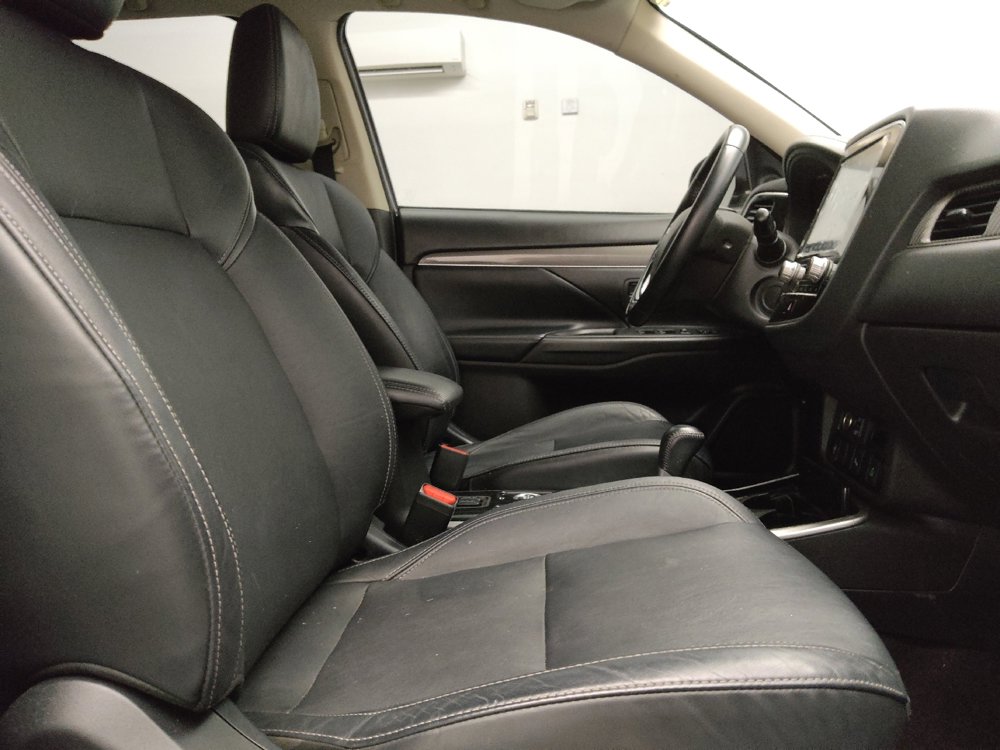 Used 2020 Mitsubishi Outlander SEL AWD/4WD image 19