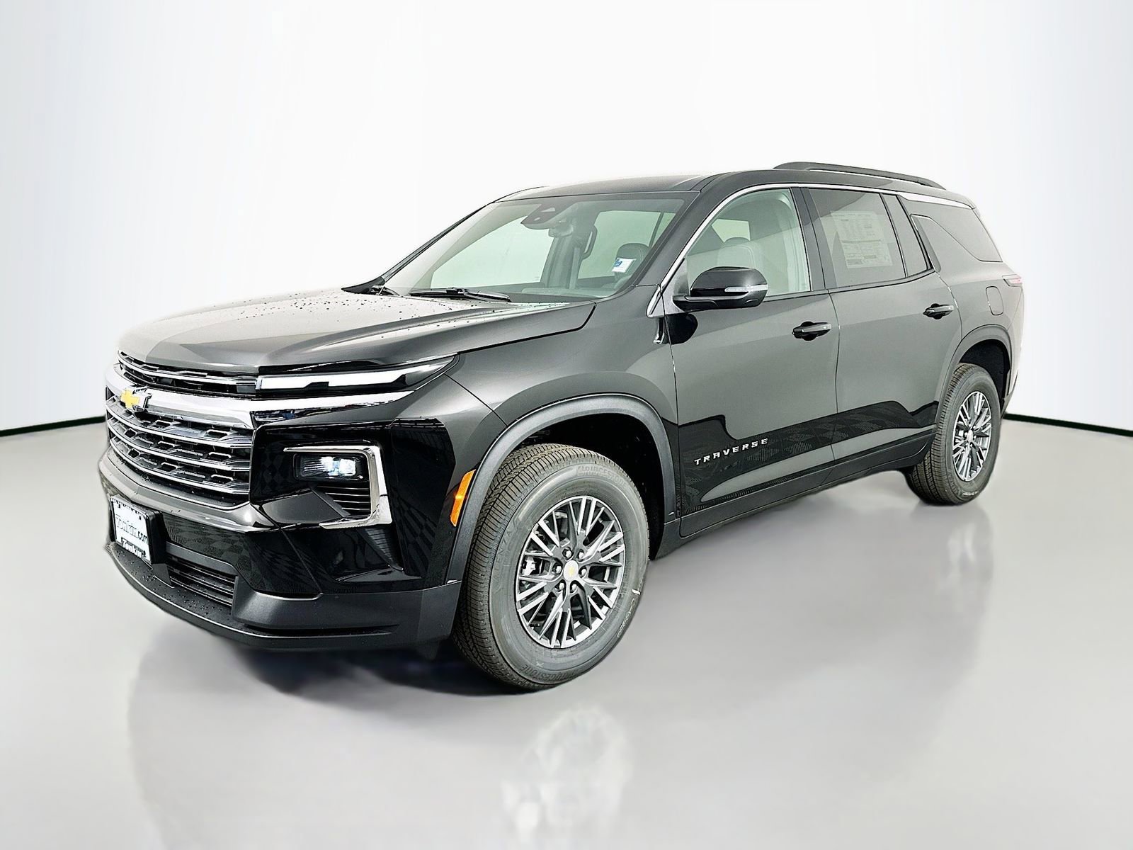 New 2026 Chevrolet Traverse LT image 3