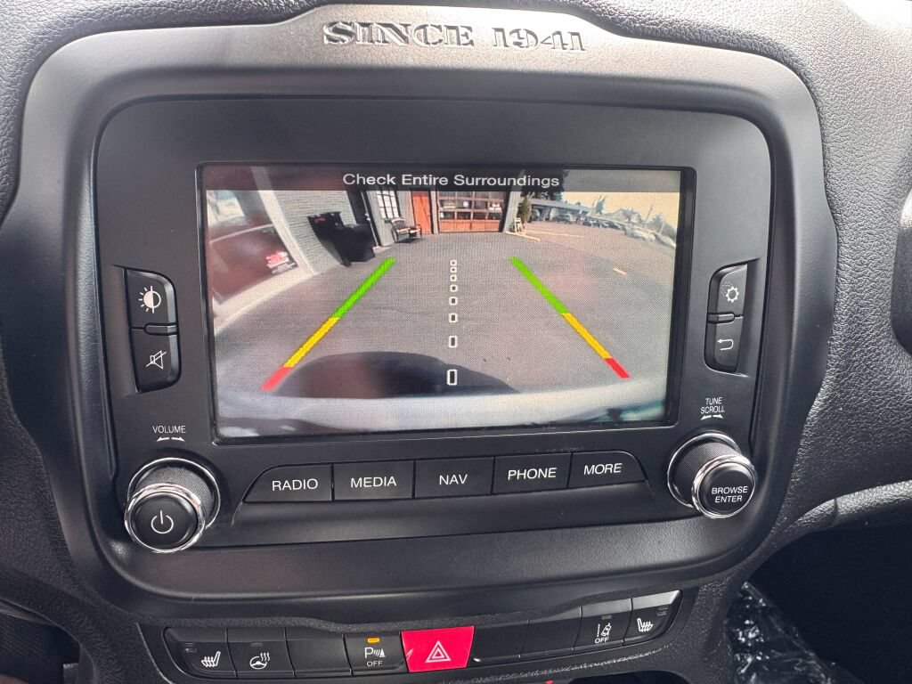 Used 2015 Jeep Renegade Limited w/ Advanced Technology Group AWD/4WD image 33
