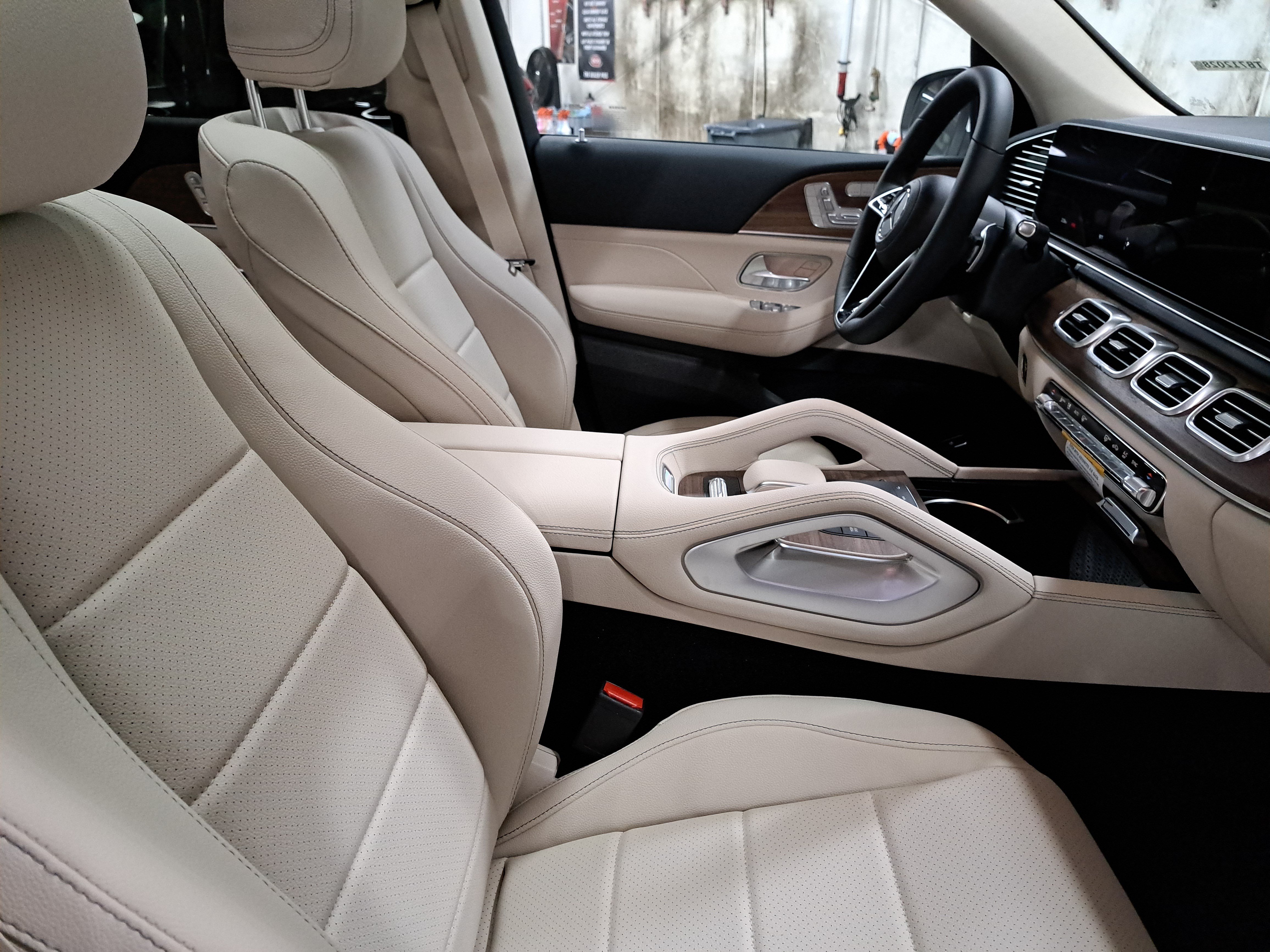 New 2026 Mercedes-Benz GLS 450 4MATIC image 10